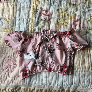 Cropped pink fluffy shirt. Size S. Romwe.